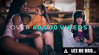 LEZ BE BAD - MILF Kenzie Taylor  Babe River Lynn Take Turns STRAP-ON FUCK Redhead Sophia Locke
