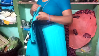 Indian Aunty Saree Changing Porn Video