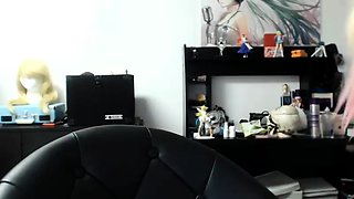 Amateur Webcam Cute Teen Plays Solo with Big Dildo