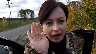 Amateur MILF Wanilianna Squirts in Car Backseat - Homemade Outdoor Pissing
