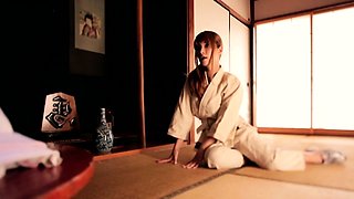 Amateur Asian girlfriend in threesome