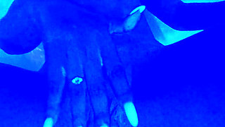 Barefoot & Bubbles Blackswan Gets Her Groove on