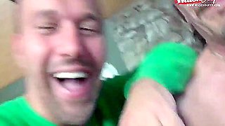 Geile Schlampe Bumst Wie Ein Gott