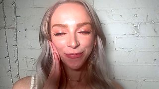 Cute face, freckles, erotic audio