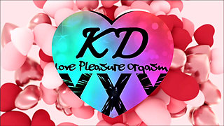 Kelly and Her Pulsating Pussy in a Moment of Love Pleasure and Strong Orgasm