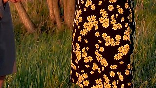 Cute Saree Bhabhi Asked Directions From a Desi Stranger and Was Fucked Hard in the Scarlet Sunset!