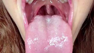 Masturbating amateur cums after solo fun
