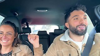 sexe dans la voiture a la station de lavage