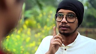 Sexy milf babe playing with dildo on webcam