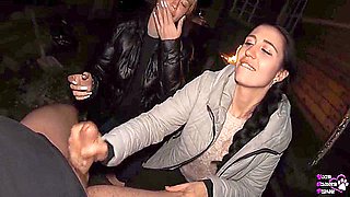 Ffm Threesome Sucking On The Backyard