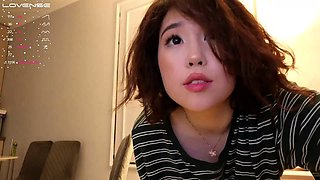 Amateur Webcam Teen Flashes Masturbates