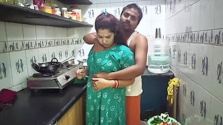 I Fuck My Bhabhi In Kichen Room When She is Cooking