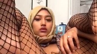 Hijab masturbation