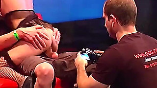 Asian Girl Deepthroats Outdoor and Lets Herself Be Anal Cumshot!