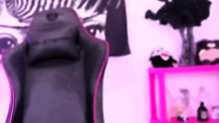 Blonde euro babe makes out while masturbating