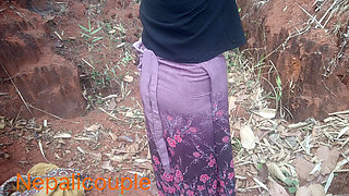 Bf le jangal ma chikna bolako jhadima chikaye