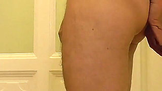 Red Nylon Ballbusting Knees Blowjob!