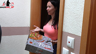 Foreign with Pizza Delivery Man Is Exposed! Caught by the Man!