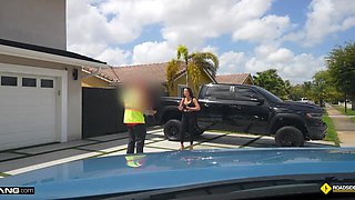 Elizabeth Skylar's car is broken so the mechanic fixes her pussy as well