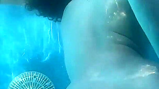 Underwater Pool Sex: Slimthick Ebony Gets Pounded by Massive BBC