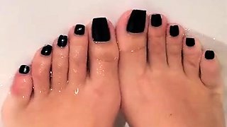 Close up amateur masturbating solo
