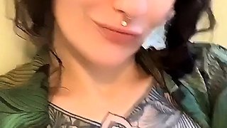 Sexy teen babe fingering her hot pussy in solo masturbation